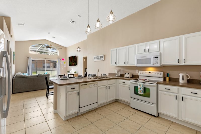 Large 5 Bedroom Solana Villa Rental — photo 7