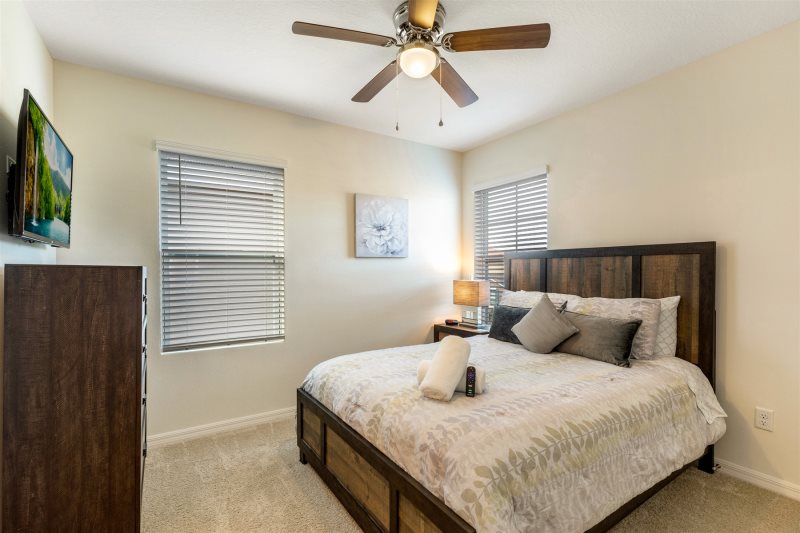 Fabulous 5 Bedroom Solterra Resort Villa Rental — photo 10