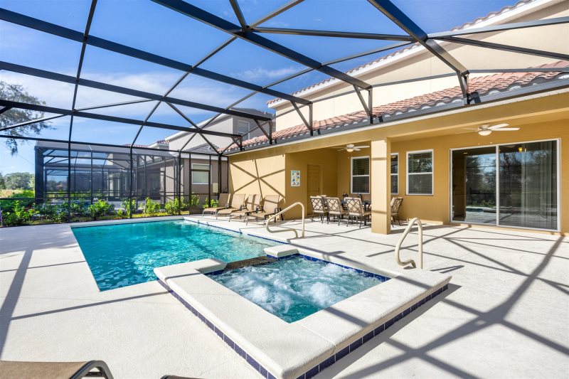Fabulous 5 Bedroom Solterra Resort Villa Rental — photo 15