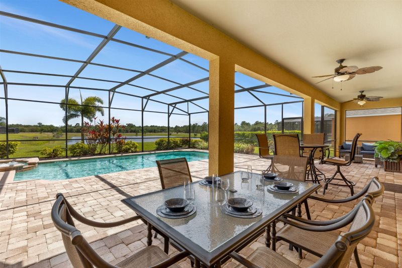 Stunning WaterSong Villa Rental — photo 16
