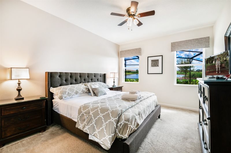 Stunning Solterra Villa Rental With BBQ — photo 8