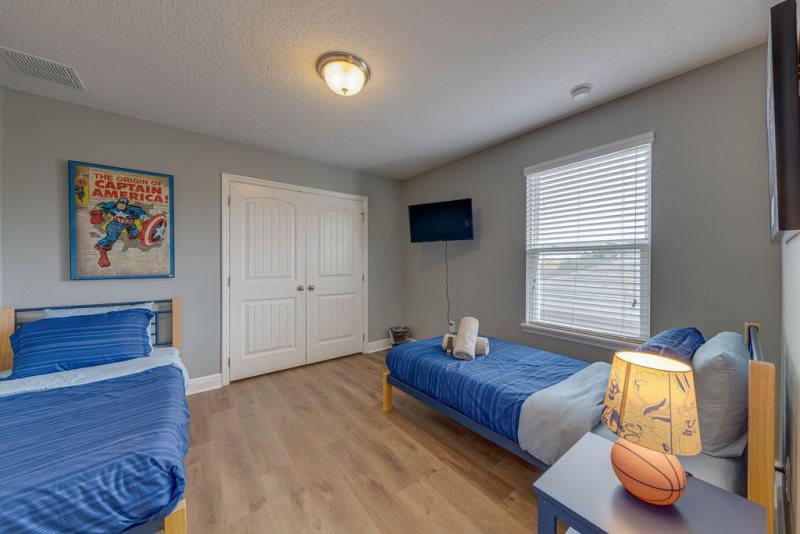Spacious Solterra Resort Villa Rental — photo 11