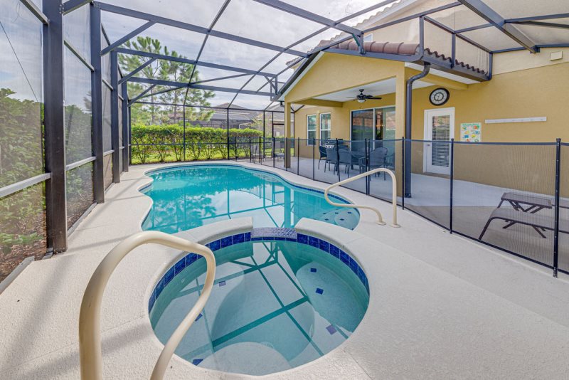 Spacious Solterra Resort Villa Rental — photo 14