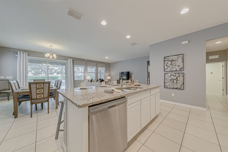 Spacious 7 Bedroom Solterra Villa Rental — photo 6