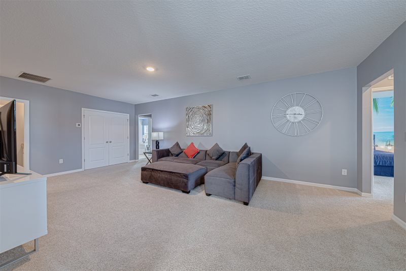 Spacious 7 Bedroom Solterra Villa Rental — photo 9