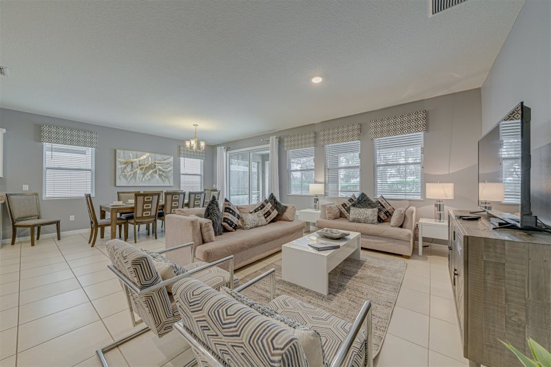 Spacious 7 Bedroom Solterra Villa Rental — photo 2