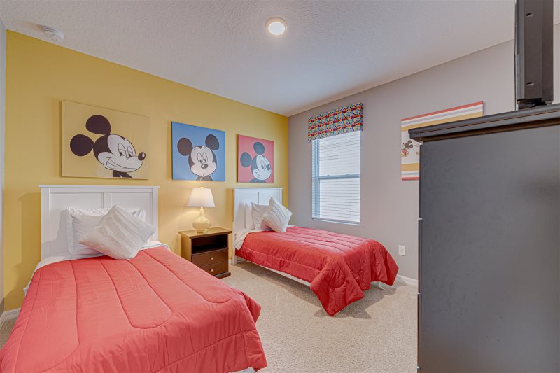 Spacious 7 Bedroom Solterra Villa Rental — photo 15