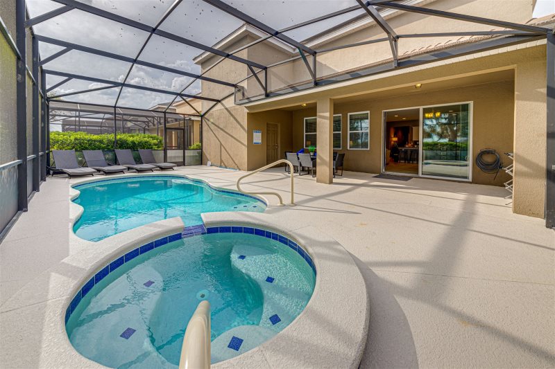 Spacious 7 Bedroom Solterra Villa Rental — photo 18