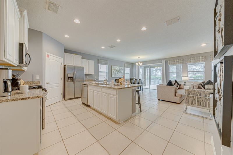 Spacious 7 Bedroom Solterra Villa Rental — photo 4