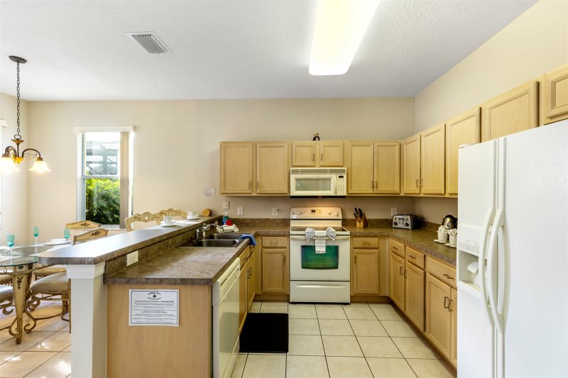 Beautiful 4 Bedroom 4.5 Bathroom Calabay Parc Villa — photo 6