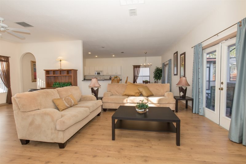 Beautiful Mediterranean Style 4 Bedroom High Grove Villa — photo 6