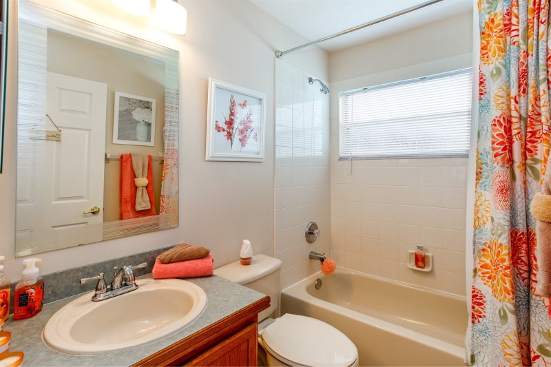 Stunning 4 Bed, 3 Bath Orange Tree Villa — photo 10