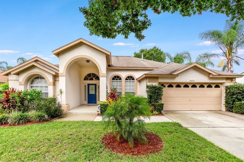 Stunning 4 Bed, 3 Bath Orange Tree Villa — photo 2