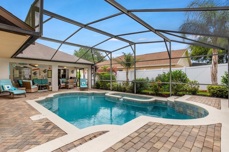 Stunning 4 Bed, 3 Bath Orange Tree Villa — photo 13