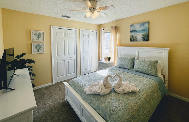 Peaceful Lakefront Orange Tree Villa — photo 10