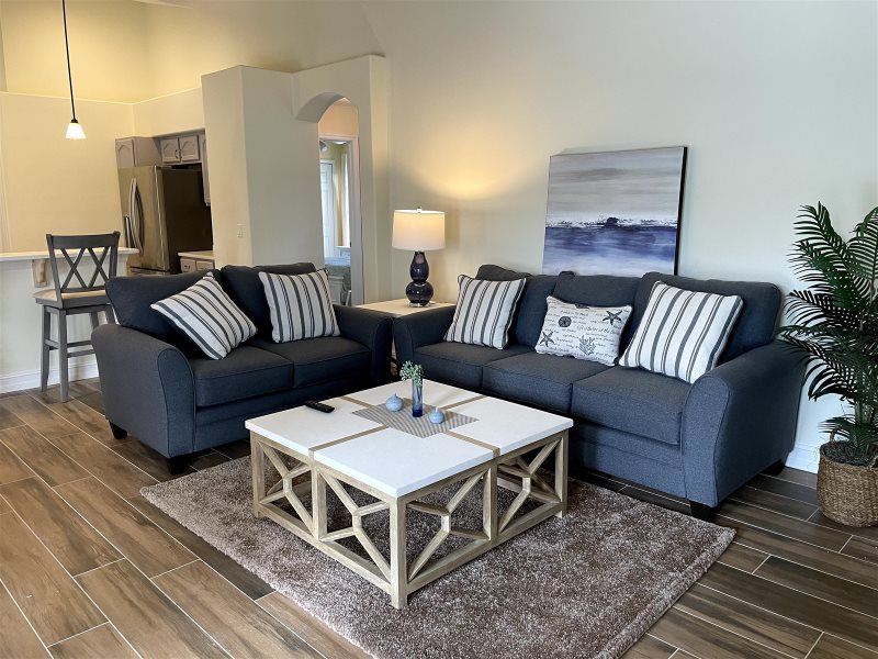 Peaceful Lakefront Orange Tree Villa — photo 3