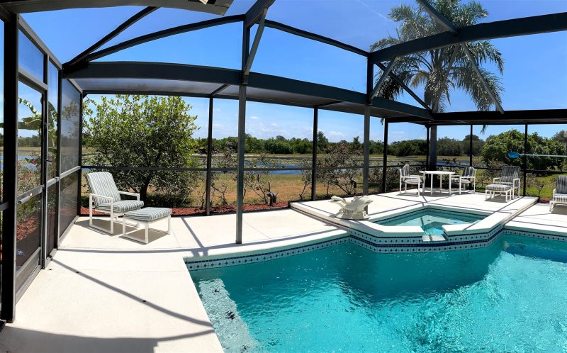 Peaceful Lakefront Orange Tree Villa — photo 13