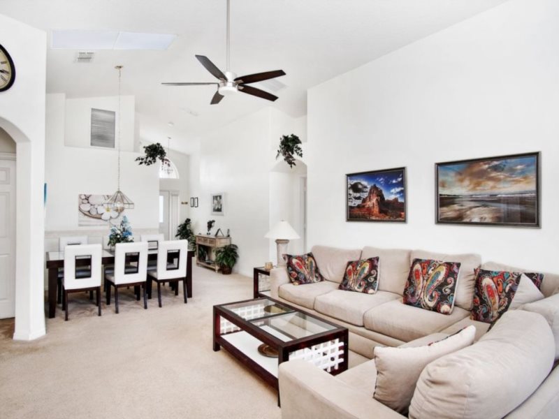 Beautiful 4 Bedroom 3 Bath Orange Tree Villa — photo 2