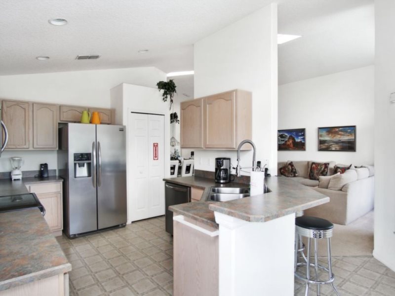 Beautiful 4 Bedroom 3 Bath Orange Tree Villa — photo 3