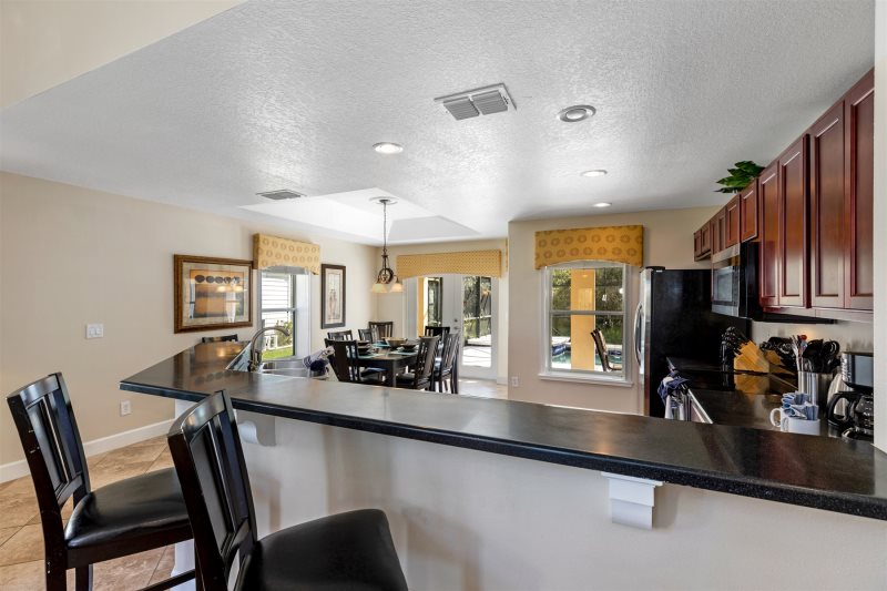 Charming 4 Bedroom Providence Villa — photo 7