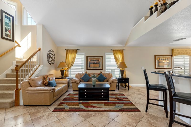 Charming 4 Bedroom Providence Villa — photo 2