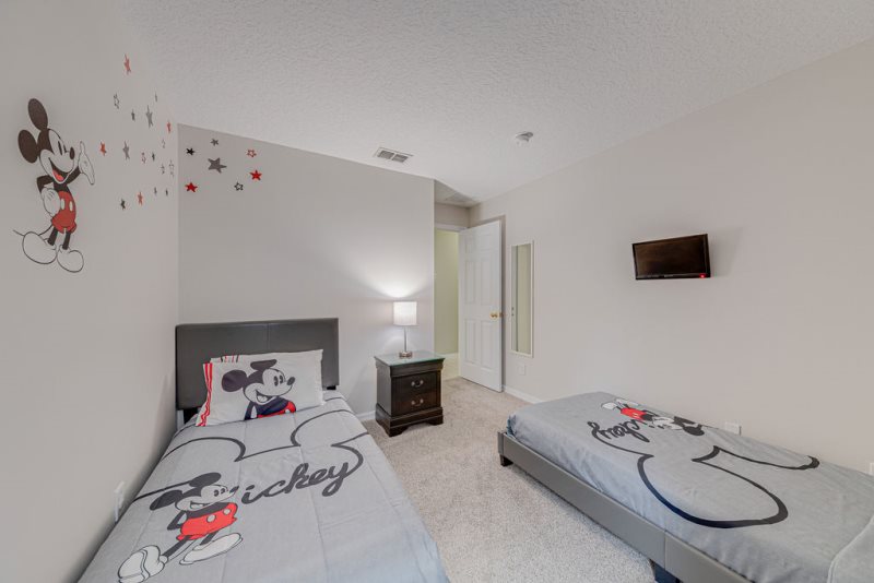 Fabulous Newly Decorated 4 Bed Villa — photo 12