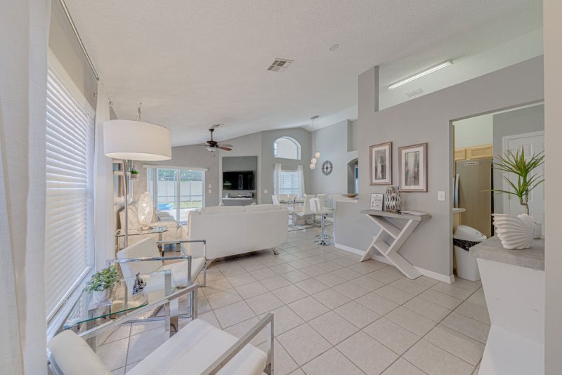 Fabulous Newly Decorated 4 Bed Villa — photo 3