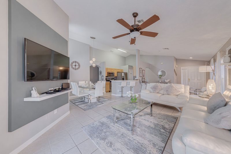Fabulous Newly Decorated 4 Bed Villa — photo 4