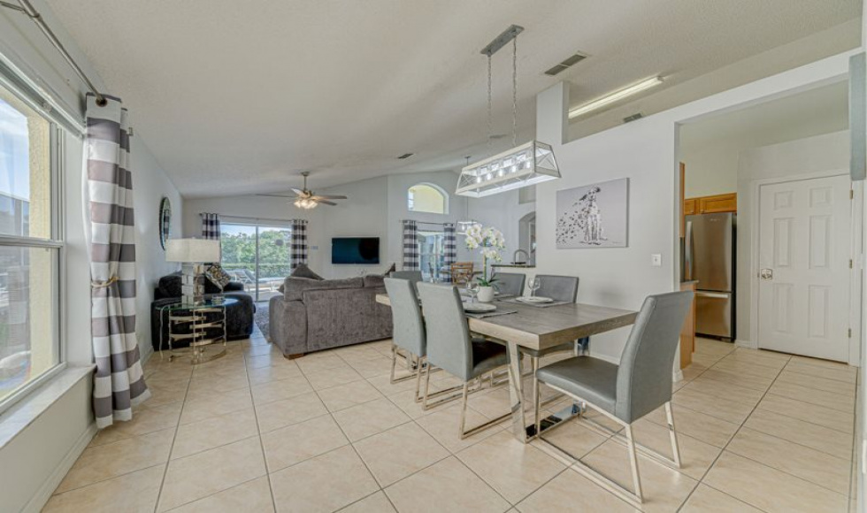 4 Bedrooms Bedrooms, ,3 BathroomsBathrooms,Villa,Vacation Rental,1058
