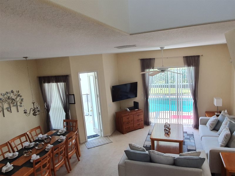 Lovely 4 Bedroom 3 Bath Tuscan Hills Villa — photo 3