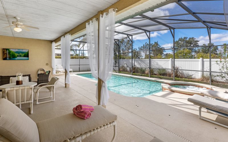 Beautiful home with private pool and spa near to Champions Gate and Di — photo 3