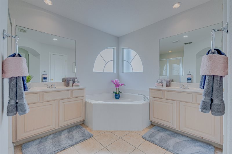Interior Designed 5 Bedroom Highlands Reserve Villa — photo 12