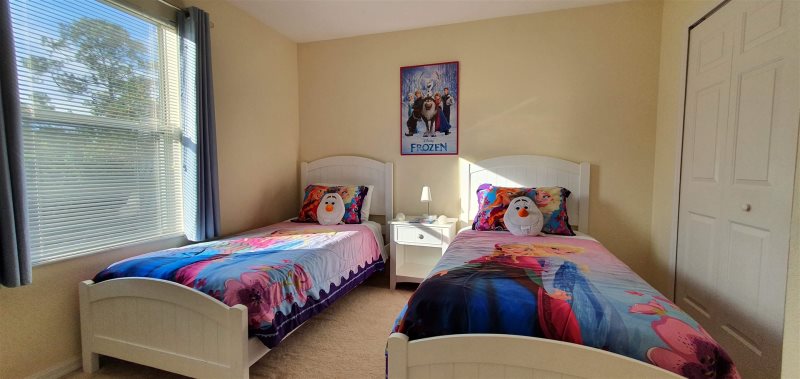 5 Bedroom Lake Wilson Villa Rental — photo 16