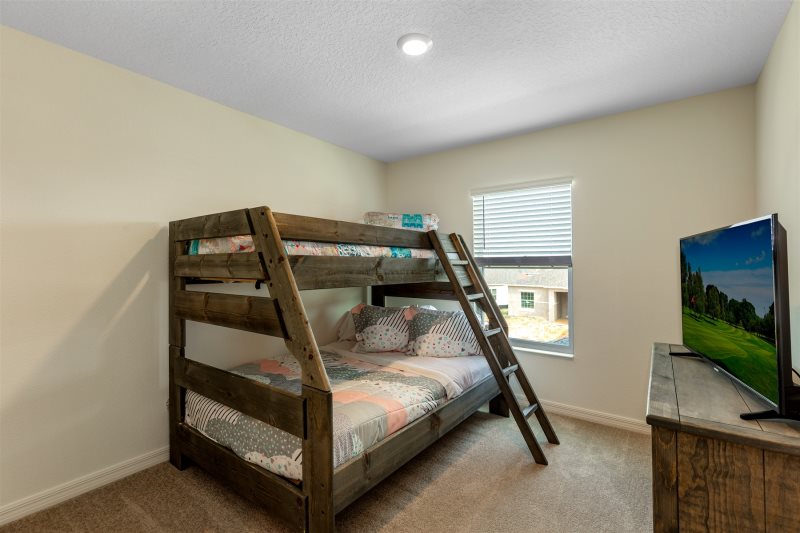 Beautiful 5 Bed 4 Bath Laurel Estates Villa Rental — photo 14