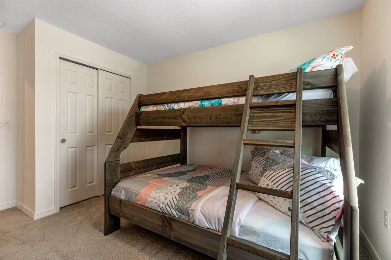 Beautiful 5 Bed 4 Bath Laurel Estates Villa Rental — photo 15