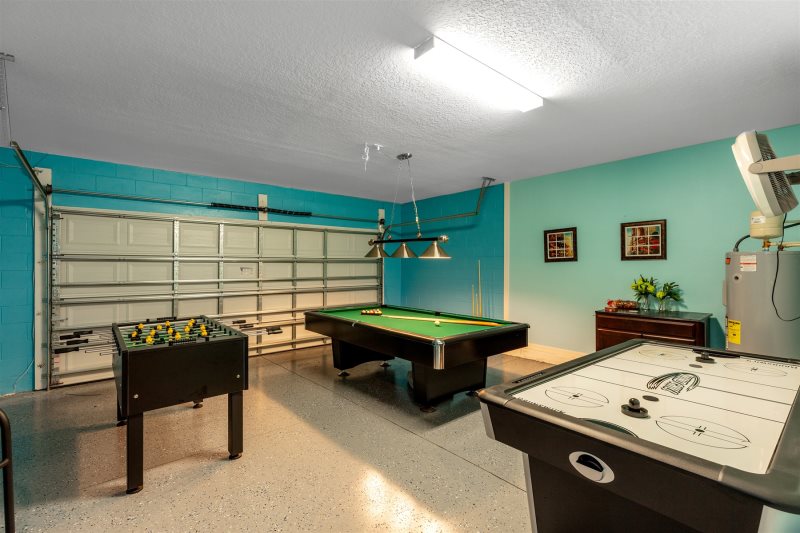 Beautiful 5 Bed 4 Bath Laurel Estates Villa Rental — photo 16