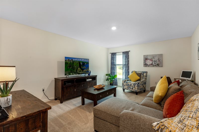 Beautiful 5 Bed 4 Bath Laurel Estates Villa Rental — photo 4