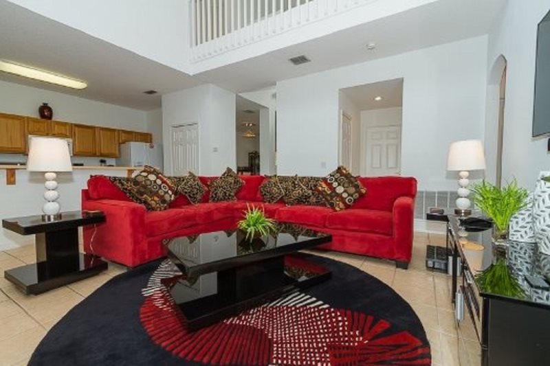 Fabulous 5 Bed Legacy Park Villa Rental — photo 3