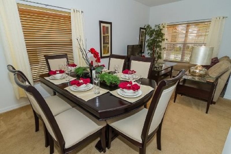 Fabulous 5 Bed Legacy Park Villa Rental — photo 4