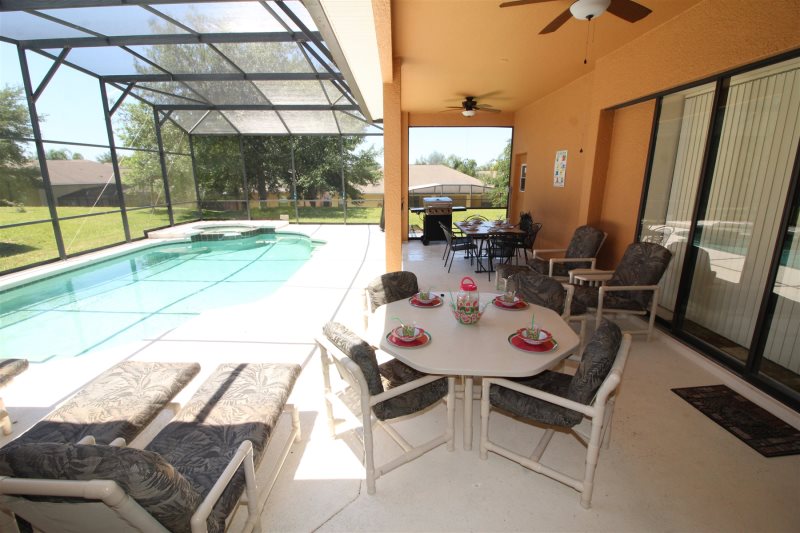 Large 5 Bed Legacy Park